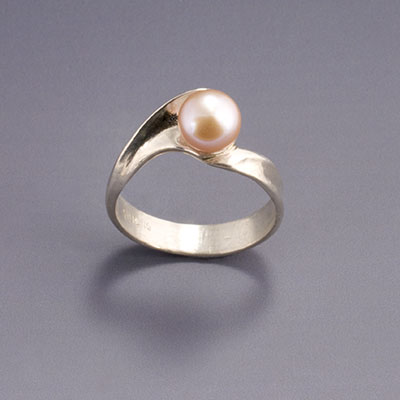 silver wave ring with pearl