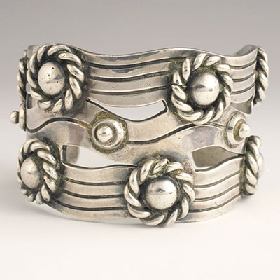 SPINNER & SILVER SUEDE BRACELET – River Birch Gifts